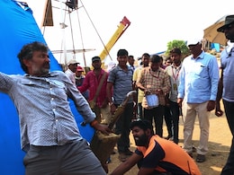 प्रभास और जूनियर एनटीआर ने बाहुबली और आरआरआर के अपने डायरेक्टर को बताया मैड मैन, बोले- उनसे बहस का कोई फायदा नहीं प्रभास और जूनियर एनटीआर ने बाहुबली और आरआरआर के अपने डायरेक्टर को बताया मैड मैन, बोले- उनसे बहस का कोई फायदा नहीं