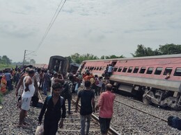 यूपी के गोंडा में बड़ा ट्रेन हादसा, चंडीगढ़-डिब्रूगढ़ एक्सप्रेस के कई डिब्बे पटरी से उतरे यूपी के गोंडा में बड़ा ट्रेन हादसा, चंडीगढ़-डिब्रूगढ़ एक्सप्रेस के कई डिब्बे पटरी से उतरे