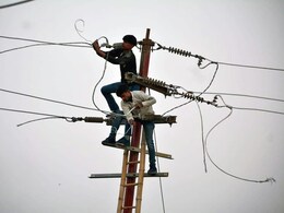 बिजली संकट पर विधानसभा में हंगामा, कांग्रेस का आरोप, संकट पर आवाज उठाने वालों पर झूठे मुकदमे कर रही सरकार बिजली संकट पर विधानसभा में हंगामा, कांग्रेस का आरोप, संकट पर आवाज उठाने वालों पर झूठे मुकदमे कर रही सरकार