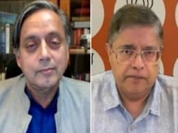 नौकरियों और बुनियादी ढांचे को लेकर बजट की घोषणाओं पर शशि थरूर और जय पांडा के दावे नौकरियों और बुनियादी ढांचे को लेकर बजट की घोषणाओं पर शशि थरूर और जय पांडा के दावे