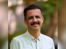 महाराष्ट्र में 'महायुति' का टेंशन बढ़ा, मिलिंद नार्वेकर विधान परिषद के लिए भरा परचा