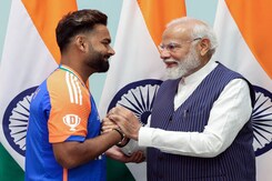 Rishabh Pant Reveals How PM Modi’s Call Helped During His Recovery Rishabh Pant Reveals How PM Modi’s Call Helped During His Recovery