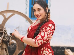 टूटी-फूटी बालकनी में रानी चटर्जी ने मरून कुर्ते में किया ऐसा डांस, आप भी कहेंगे वाह 'बड़की बहू' टूटी-फूटी बालकनी में रानी चटर्जी ने मरून कुर्ते में किया ऐसा डांस, आप भी कहेंगे वाह 'बड़की बहू'