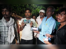 धार्मिक कार्यक्रमांमधील निष्काळजीपणामुळे यापूर्वीही हजारो लोकांचा गेलाय बळी, जाणून घ्या कुठे-कुठे झाले होते अपघात धार्मिक कार्यक्रमांमधील निष्काळजीपणामुळे यापूर्वीही हजारो लोकांचा गेलाय बळी, जाणून घ्या कुठे-कुठे झाले होते अपघात
