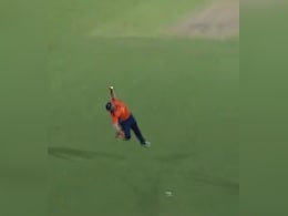 VIDEO: कोरी एंडरसन के इस हैरतअंगेज कैच को क्या नाम दें? जो देखा, बस देखता ही रह गया VIDEO: कोरी एंडरसन के इस हैरतअंगेज कैच को क्या नाम दें? जो देखा, बस देखता ही रह गया