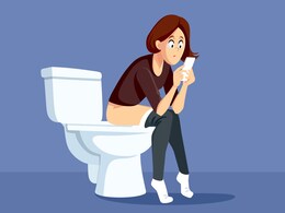 क्या आप भी टायलेट में करते हैं मोबाइल फोन का इस्तेमाल? जानिए सेहत पर कैसे पड़ता है बुरा प्रभाव क्या आप भी टायलेट में करते हैं मोबाइल फोन का इस्तेमाल? जानिए सेहत पर कैसे पड़ता है बुरा प्रभाव