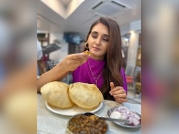 डांसर और कोरियोग्राफर शक्ति मोहन ने दिल्ली के इन फेमस व्यंजनों का उठाया लुत्फ, देखें तस्वीरें डांसर और कोरियोग्राफर शक्ति मोहन ने दिल्ली के इन फेमस व्यंजनों का उठाया लुत्फ, देखें तस्वीरें