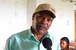 डिंडौरी के स्कूल में प्रिंसिपल से लेकर चपरासी तक की जिम्मेदारी निभा रहा शिक्षक