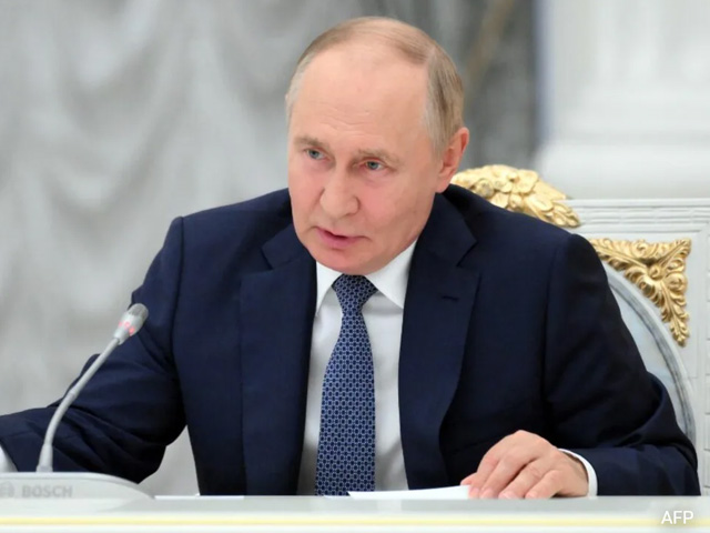 Russian President Vladimir Putin Warns US Of Cold War-Style Missile Crisis