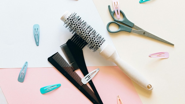 From Neem Comb To Silicon Brush: A Guide To Types Of Combs