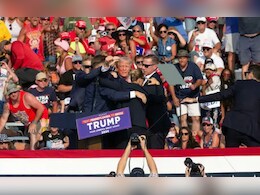 Donald Trump Attacked VIDEO : डोनाल्ड ट्रम्प यांच्यावर भरसभेत गोळीबार, दोघांचा मृत्यू Donald Trump Attacked VIDEO : डोनाल्ड ट्रम्प यांच्यावर भरसभेत गोळीबार, दोघांचा मृत्यू
