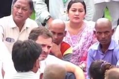 Hathras में पीड़ितों से मिले Rahul Gandhi, संसद में मुद्दा उठाने का दिया आश्वासन Hathras में पीड़ितों से मिले Rahul Gandhi, संसद में मुद्दा उठाने का दिया आश्वासन