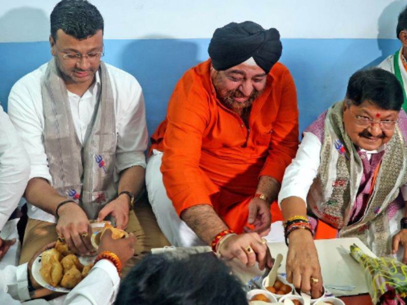 कैलाश विजयवर्गीय को इंदौर कांग्रेस दफ्तर बुलाने पर नपे पार्टी के दो पदाधिकारी, जानें पूरा मामला