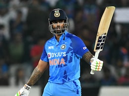 IND vs SL : नव्या जबाबदारीत 'सूर्या' तळपला, टीम इंडियाच्या कॅप्टनचा लंकेला तडाखा, Video IND vs SL : नव्या जबाबदारीत 'सूर्या' तळपला, टीम इंडियाच्या कॅप्टनचा लंकेला तडाखा, Video