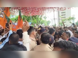 भाजप विरुद्ध भाई ठाकूर, नालासोपारात जोरदार राडा, भूमीपुजना वेळी काय झालं? भाजप विरुद्ध भाई ठाकूर, नालासोपारात जोरदार राडा, भूमीपुजना वेळी काय झालं?
