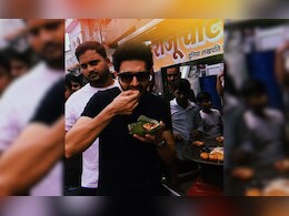 Just Kartik Aaryan Feasting On Chaat In The Streets Of Orchha
