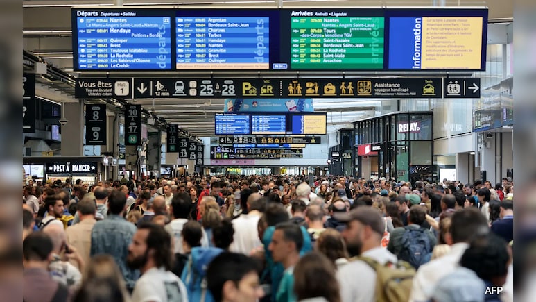 Paris Olympic 2024: ओलंपिक की शुरुआत से पहले फ्रांस में रेल लाइनों पर तोड़फोड़ और आगजनी