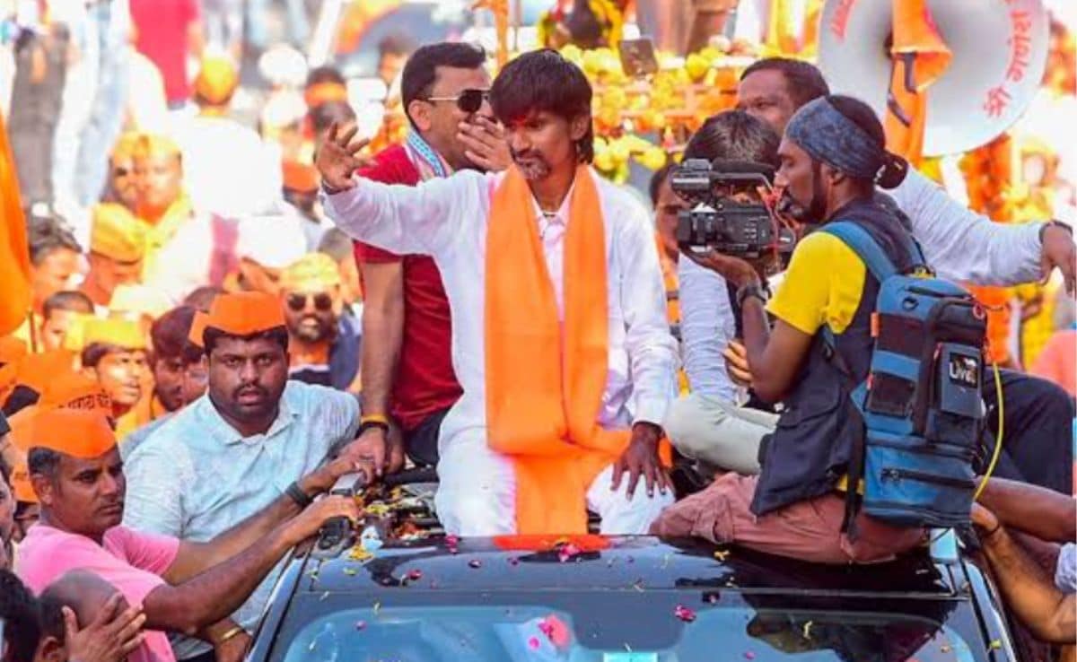 Devendra Fadnavis Must Ensure Maratha Quota Before Polls Or…: Activist’s Warning Devendra Fadnavis Must Ensure Maratha Quota Before Polls Or…: Activist’s Warning