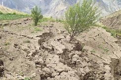 Cracks Appear In Ground In Himachal's Lahaul-Spiti, Disrupt Farming Cracks Appear In Ground In Himachal's Lahaul-Spiti, Disrupt Farming