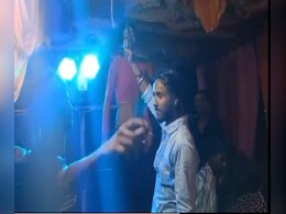 'तमंचे पे डिस्को...', हथियार के शौक ने पहुंचाया हवालात, सोशल मीडिया पर वीडियो वायरल होने के बाद 2 युवक गिरफ्तार 'तमंचे पे डिस्को...', हथियार के शौक ने पहुंचाया हवालात, सोशल मीडिया पर वीडियो वायरल होने के बाद 2 युवक गिरफ्तार