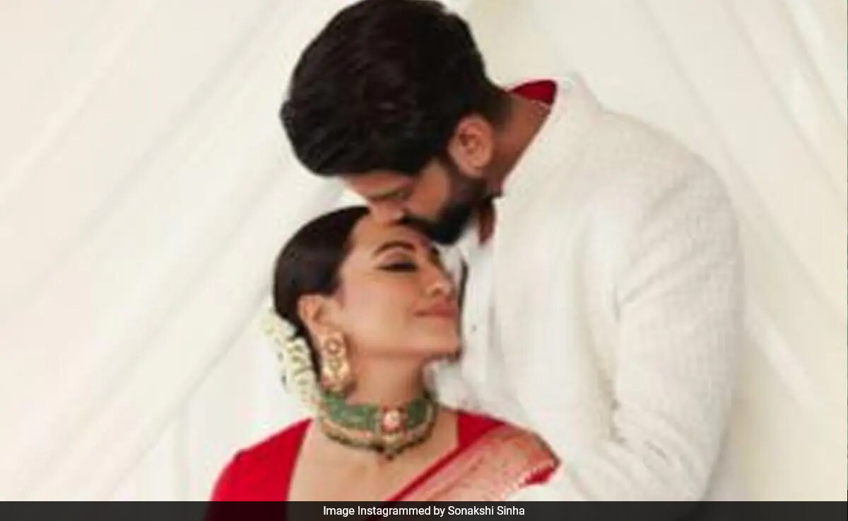 New Video From Sonakshi Sinha And Zaheer Iqbal's Wedding Festivities: "Chanting Of The Mantras Amalgamated With The Sound Of The Azaan"