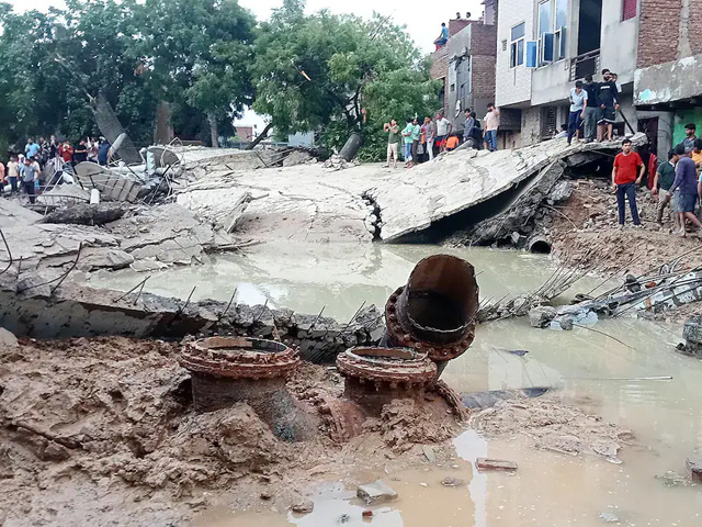 2 Dead, 13 Injured After Water Tank Built 3 Years Ago Collapses In Mathura