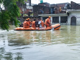 राजस्थान में बारिश की तबाही, दौसा में 40 परिवारों को NDRF ने किया रेस्क्यू, कोटा में बैराज खुलने के बाद बाढ़ के हालात  राजस्थान में बारिश की तबाही, दौसा में 40 परिवारों को NDRF ने किया रेस्क्यू, कोटा में बैराज खुलने के बाद बाढ़ के हालात