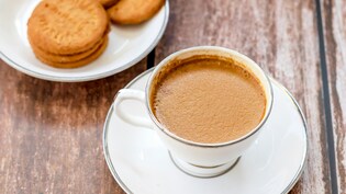 भारत के किस राज्य में लोग खाना छोड़ सकते हैं, लेकिन चाय नहीं? जानिए चाय के दीवानों की दिलचस्प कहानी