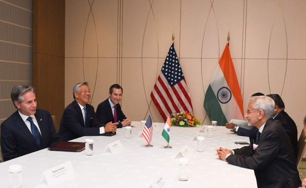 জয়শঙ্কর কেন জাপানে মার্কিন পররাষ্ট্রমন্ত্রীর সাথে দেখা করেছিলেন এবং কোন বিষয় নিয়ে আলোচনা হয়েছিল?