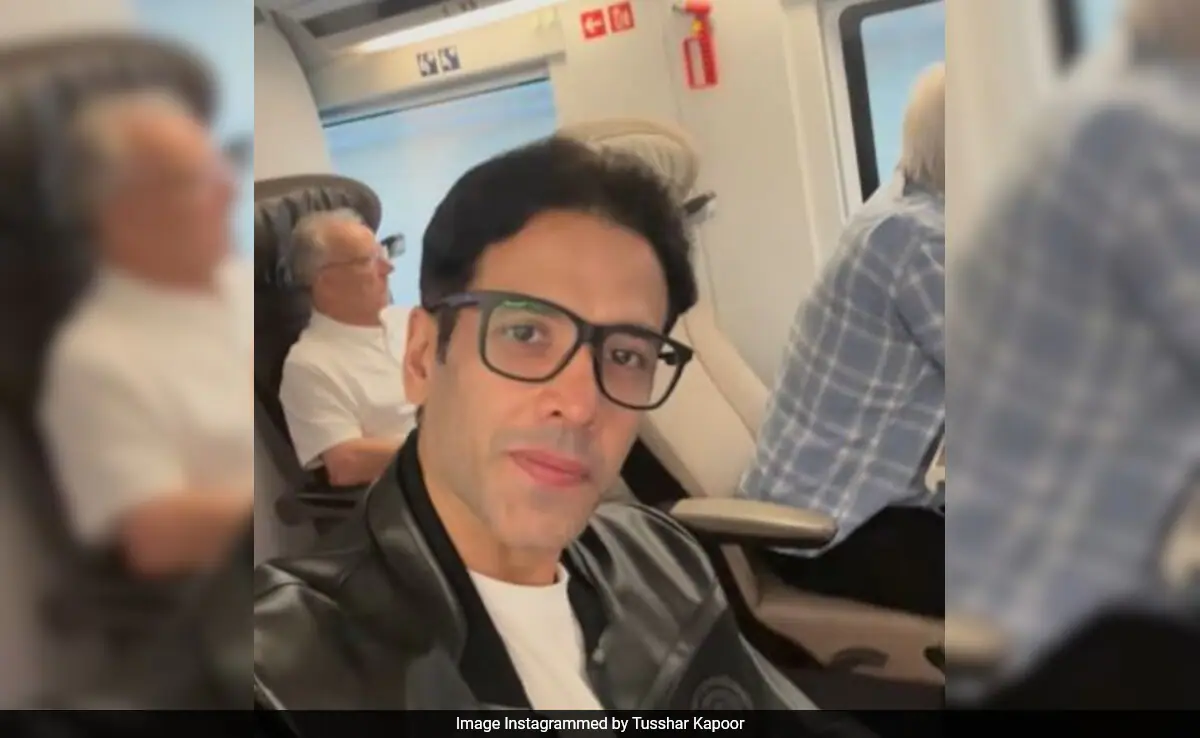 The Internet Shreds Tusshar Kapoor For Glorifying Mumbai Local While Travelling By Eurorail: "When Did You Last Take..."