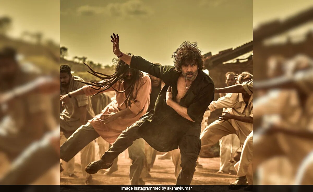 <i>Sarfira</i> Box Office Collection Day 4: Akshay Kumar's Film Is Inching Towards Rs 15 Crore