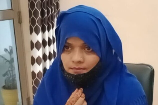 पाकिस्तानी मेहविश रहमान से शादी करने के बाद भारत आ गईं.  पाकिस्तानी मेहविश रहमान से शादी करने के बाद भारत आ गईं.