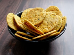 Moong Dal Mathri: A Crispy Treat That Pairs Perfectly With Chai (Recipe Inside)