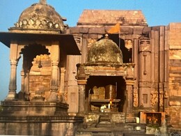 Bhopal के इस मंदिर में हैं दुनिया का सबसे बड़ा शिवलिंग, इसके साथ जुड़ी है ये अनोखी कहानी... Bhopal के इस मंदिर में हैं दुनिया का सबसे बड़ा शिवलिंग, इसके साथ जुड़ी है ये अनोखी कहानी...