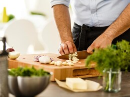 Which Garlic Flavour You Want In Your Food? It All Depends On How You Cut It