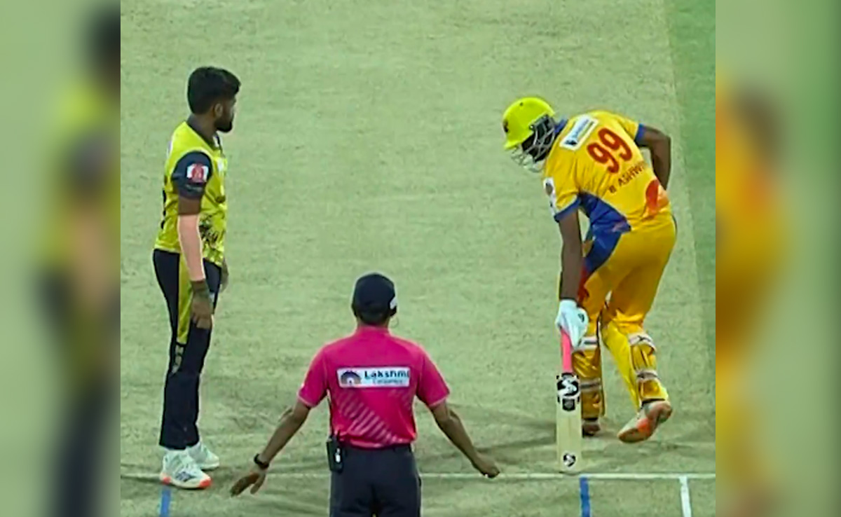 Watch: Ravichandran Ashwin Gets Taste Of Own Medicine, Gets Non-Striker Run-Out Warning