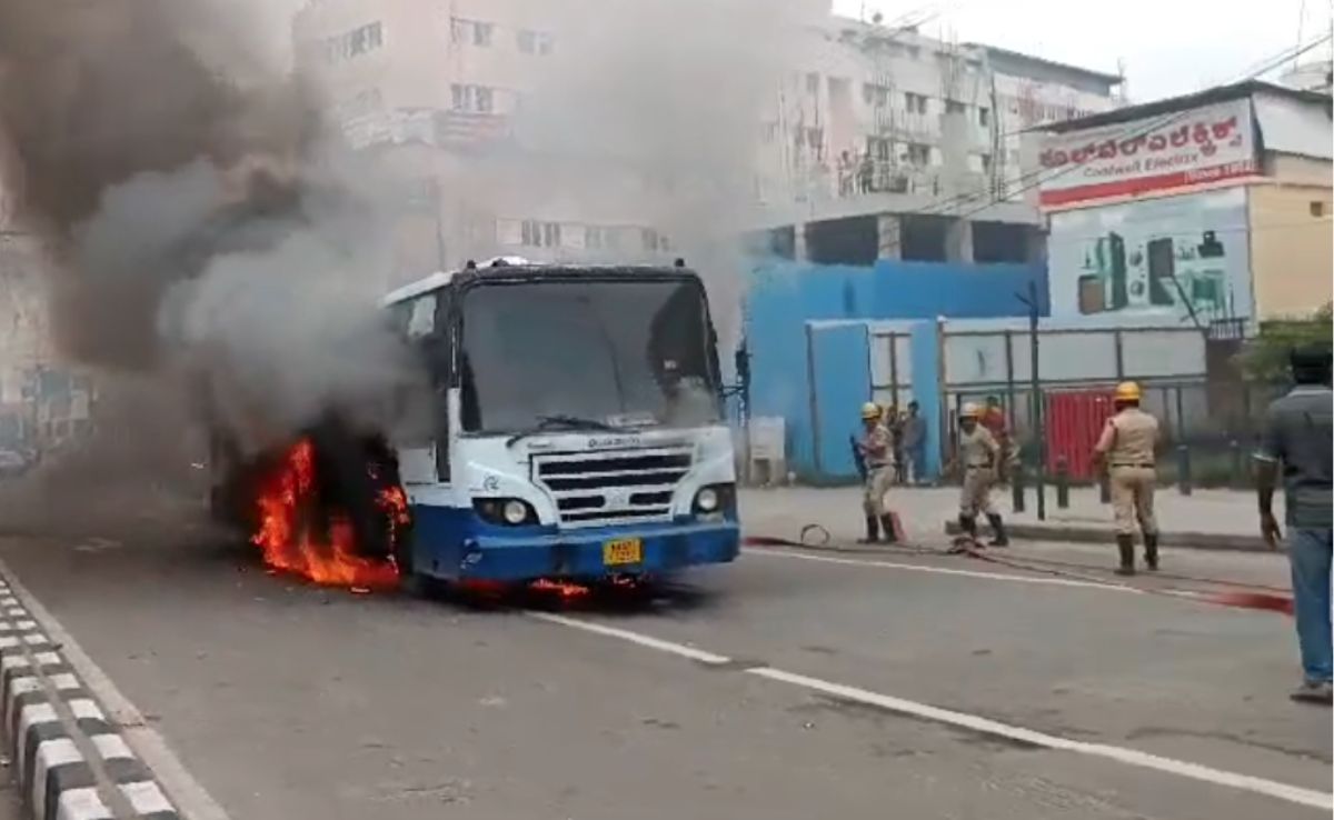 How Alert Bengaluru Driver Saved Passengers After Public Bus Caught Fire How Alert Bengaluru Driver Saved Passengers After Public Bus Caught Fire