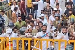 NEET Paper Leak: नीट और नर्सिंग मुद्दे पर यूथ कांग्रेस का प्रदर्शन, पुलिस ने दागे गोले NEET Paper Leak: नीट और नर्सिंग मुद्दे पर यूथ कांग्रेस का प्रदर्शन, पुलिस ने दागे गोले