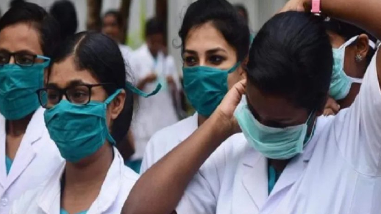 एमपी नर्सिंग घोटाला: अपात्र 66 कॉलेज के छात्रों को मिलेगा कॉलेज एमपी नर्सिंग घोटाला: अपात्र 66 कॉलेज के छात्रों को मिलेगा कॉलेज