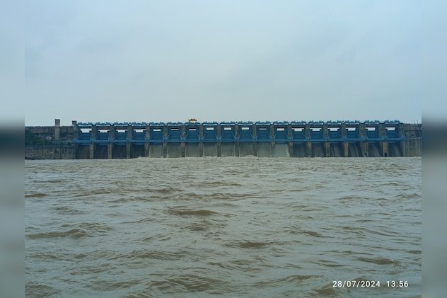पानी से लबालब हुआ डैम. पानी से लबालब हुआ डैम.
