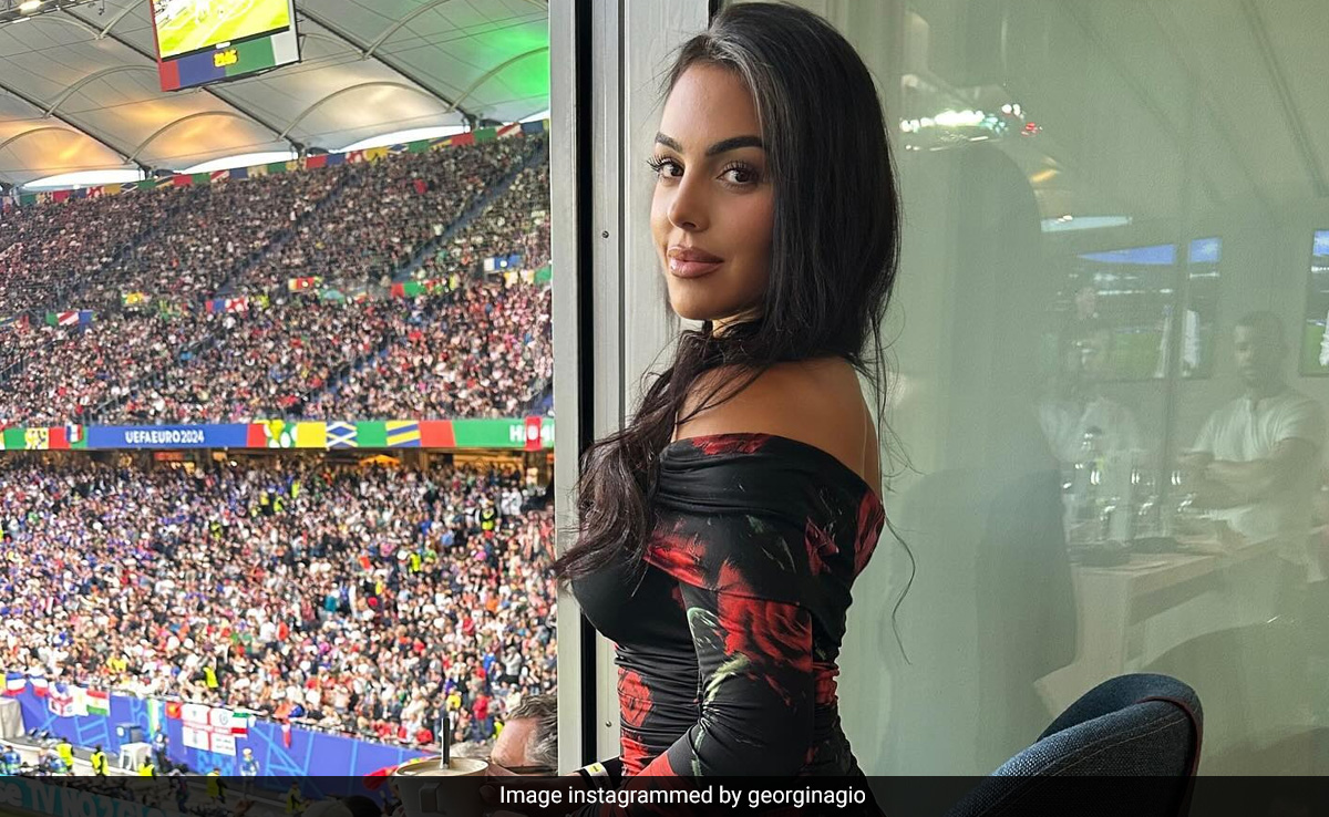 Not In A Portugal Jersey But A Dark Floral Dress Is How Georgina Rodriguez Supported Cristiano Ronaldo