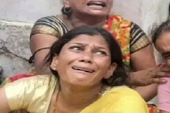 Hathras Stampede Ground Report: हाथरस हादसे के बाद रोते बिलखते परिजन, इन सबका जिम्मेदार कौन ? Hathras Stampede Ground Report: हाथरस हादसे के बाद रोते बिलखते परिजन, इन सबका जिम्मेदार कौन ?