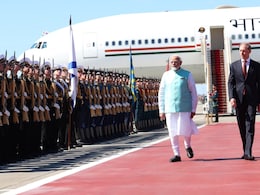 PM मोदी के सम्मान में तिरंगे के रंग में रंगा मॉस्को का ओस्टैंकिनो टावर PM मोदी के सम्मान में तिरंगे के रंग में रंगा मॉस्को का ओस्टैंकिनो टावर