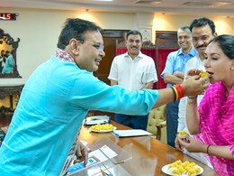 Rajasthan Budget: बजट में उपचुनाव वाली सीट पर खास फोकस, दौसा जिले को मिली विकास की कई सौगा Rajasthan Budget: बजट में उपचुनाव वाली सीट पर खास फोकस, दौसा जिले को मिली विकास की कई सौगा
