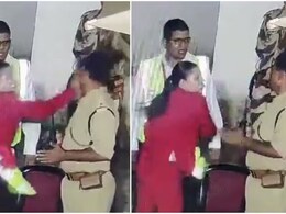 जयपुर एयरपोर्ट पर स्पाइसजेट की महिला स्टाफ ने CISF कर्मी को मारा थप्पड़, FIR के बाद हुई गिरफ्तारी जयपुर एयरपोर्ट पर स्पाइसजेट की महिला स्टाफ ने CISF कर्मी को मारा थप्पड़, FIR के बाद हुई गिरफ्तारी