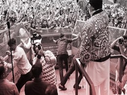 Amitabh Bachchan Shares Picture From Sunday Meet And Greet Session With Fans: "This Love Is A Debt..." Amitabh Bachchan Shares Picture From Sunday Meet And Greet Session With Fans: "This Love Is A Debt..."