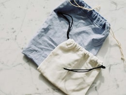 कम दाम में पाएं स्‍टाइलिश मेकअप किट, खूबसूरत कॉस्मेटिक पाउच पर मिल रही 60% छूट