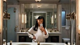 Bathroom Selfie: बाथरूम सेल्फी की आखिर क्यों हैं लड़कियां इतनी दीवानी? जानिए क्या है इसके तकनीकी और मनोवैज्ञानिक पहलू