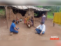 छत्तीसगढ़ के इस जिले में शिक्षा विभाग दे रहा जनजाति समुदाय पर जोर, घर-घर जाकर कर रहे ये अपील