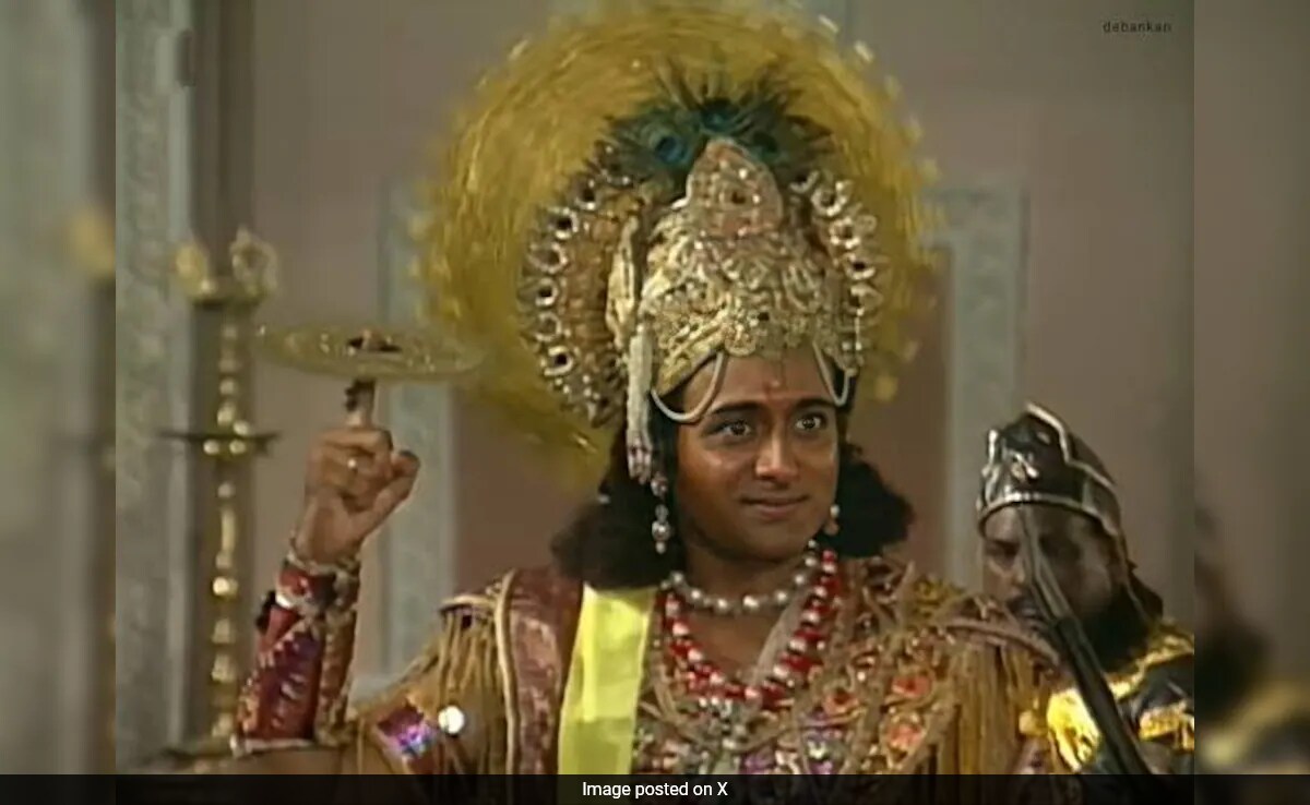 <i>Mahabharat's</i> Krishna AKA Nitish Bharadwaj Praises Prabhas' <i>Kalki 2898 AD</i>: "Hindi Film Producers Must Learn From The South"